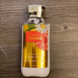 Bath & Body Works - Love & Sunshine body lotion